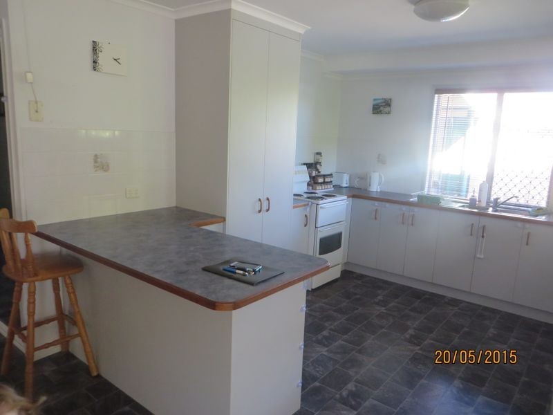 22 CURTIS AVENUE, Boyne Island QLD 4680