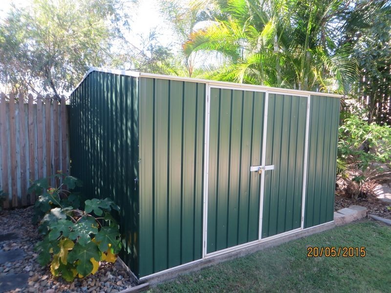 22 CURTIS AVENUE, Boyne Island QLD 4680