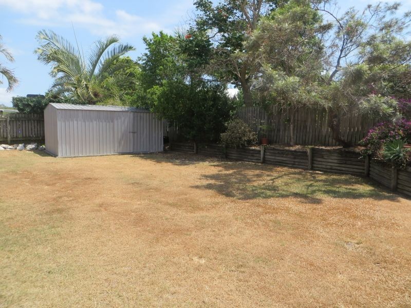 27 LOMANDRA STREET, Boyne Island QLD 4680
