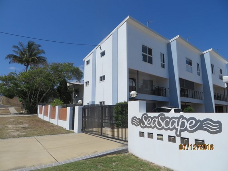 Unit 1/30 BEACH AVENUE, Tannum Sands QLD 4680