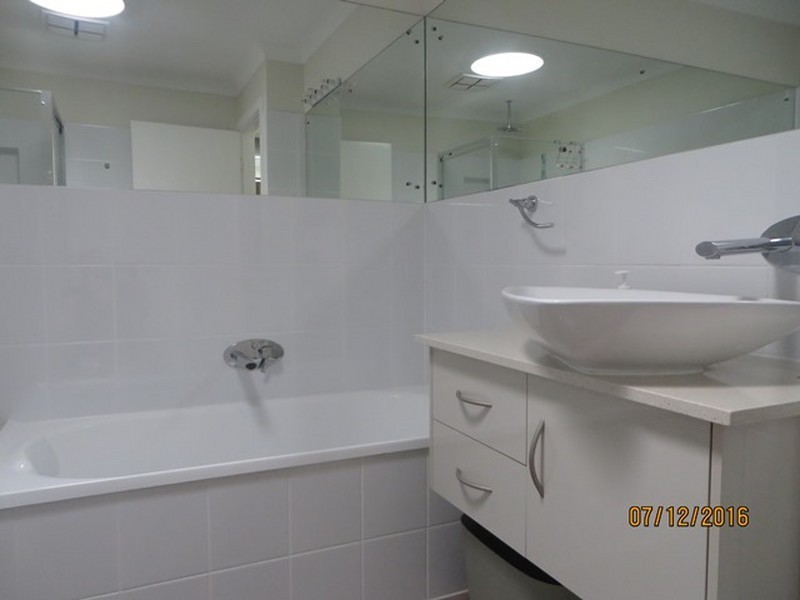 Unit 1/30 BEACH AVENUE, Tannum Sands QLD 4680