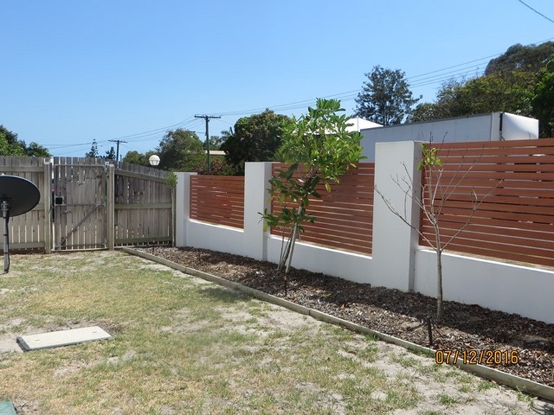 Unit 1/30 BEACH AVENUE, Tannum Sands QLD 4680