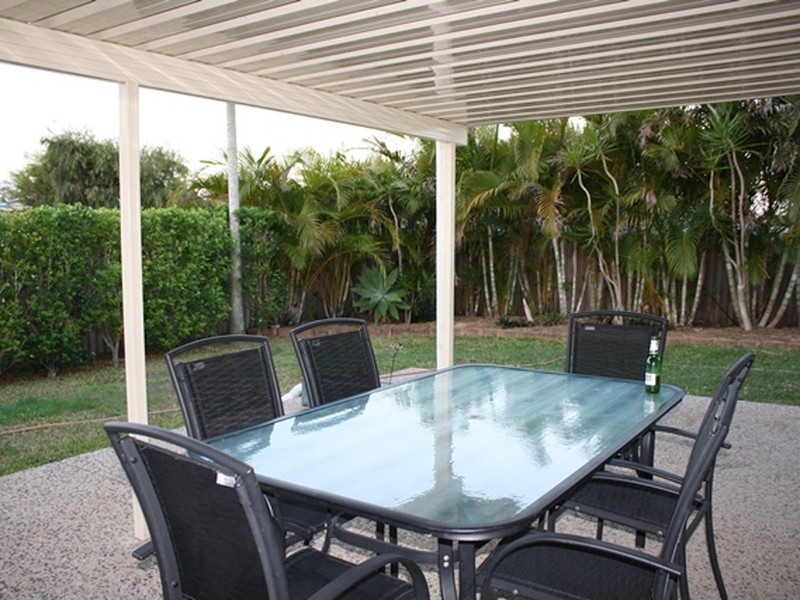26 CURTIS AVENUE, Boyne Island QLD 4680