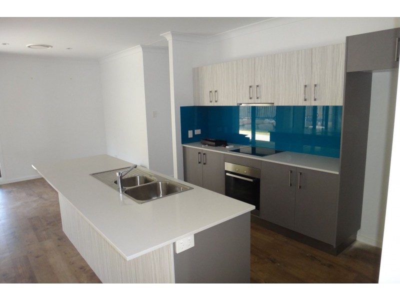 1 TULIPWOOD CIRCUIT, Boyne Island QLD 4680