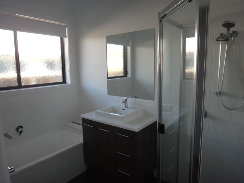 1 TULIPWOOD CIRCUIT, Boyne Island QLD 4680