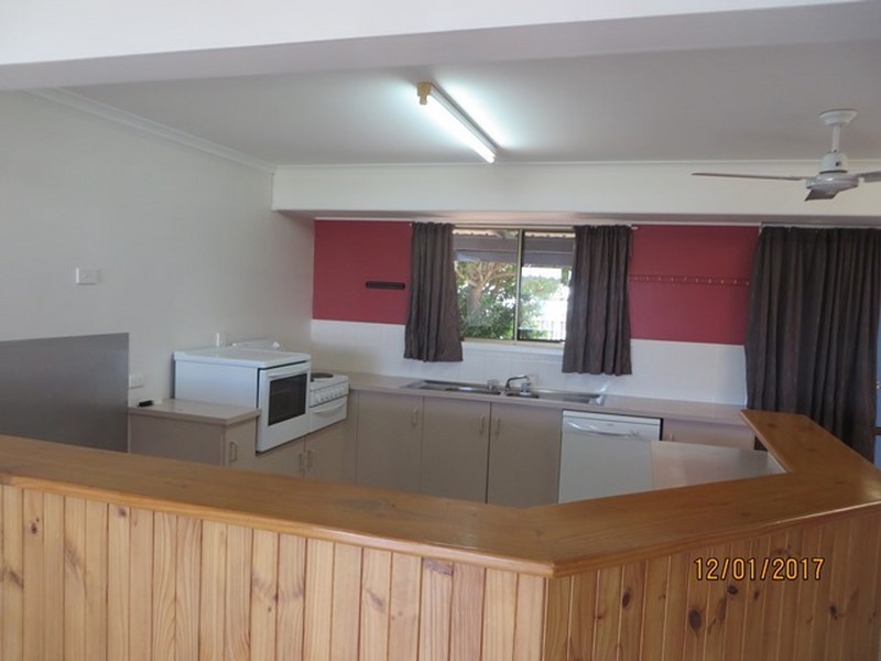 27 ISLAND ESPLANADE, Boyne Island QLD 4680