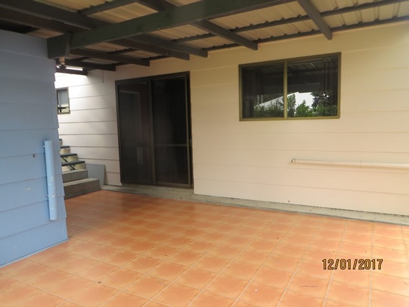 27 ISLAND ESPLANADE, Boyne Island QLD 4680