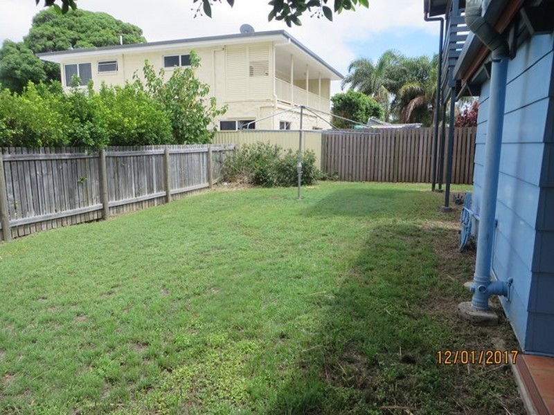 27 ISLAND ESPLANADE, Boyne Island QLD 4680