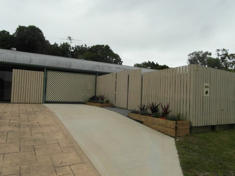 27 LATROBE STREET, Tannum Sands QLD 4680