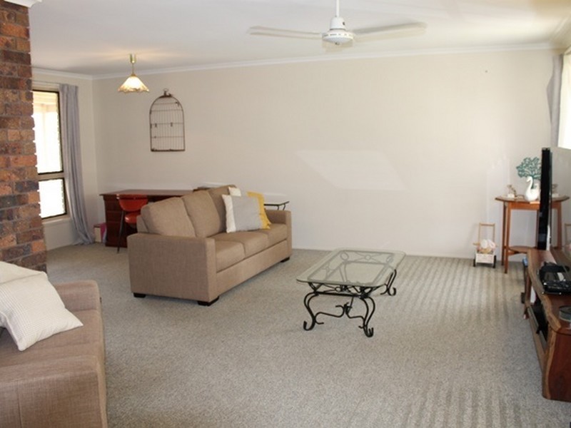 4 Lilly Street, Boyne Island QLD 4680