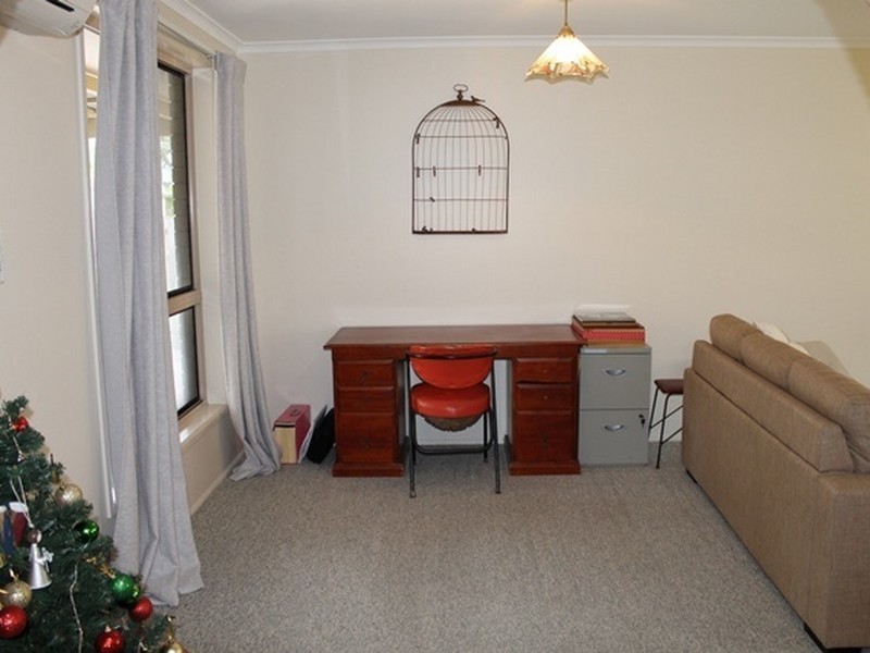 4 Lilly Street, Boyne Island QLD 4680