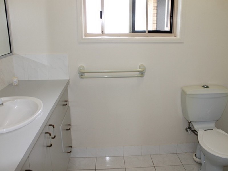 4 Lilly Street, Boyne Island QLD 4680