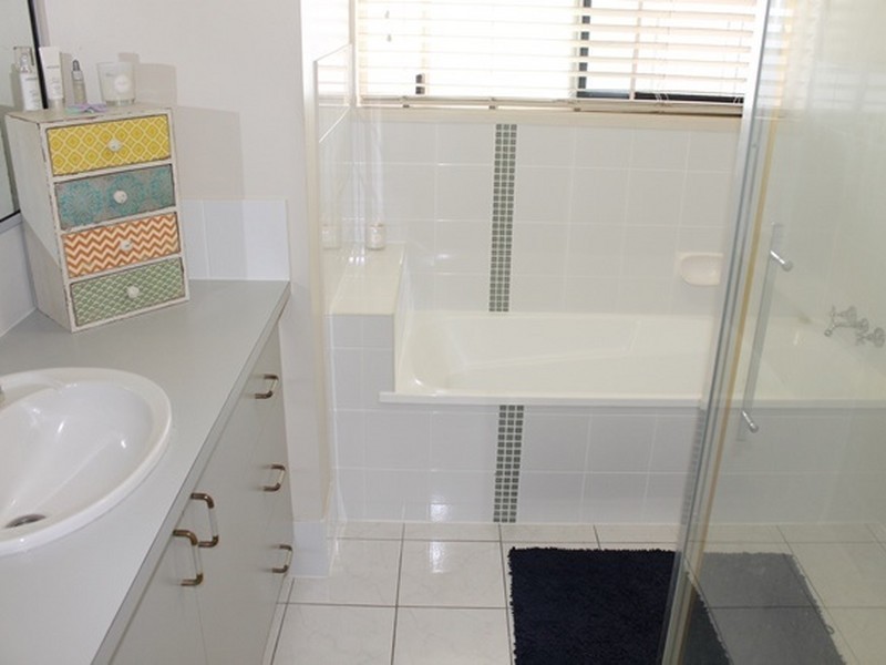 4 Lilly Street, Boyne Island QLD 4680