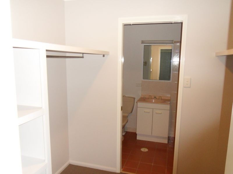 48 LOMANDRA STREET, Boyne Island QLD 4680