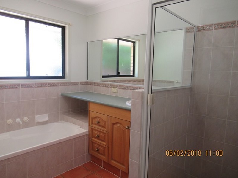 8 YARAAN COURT, Boyne Island QLD 4680