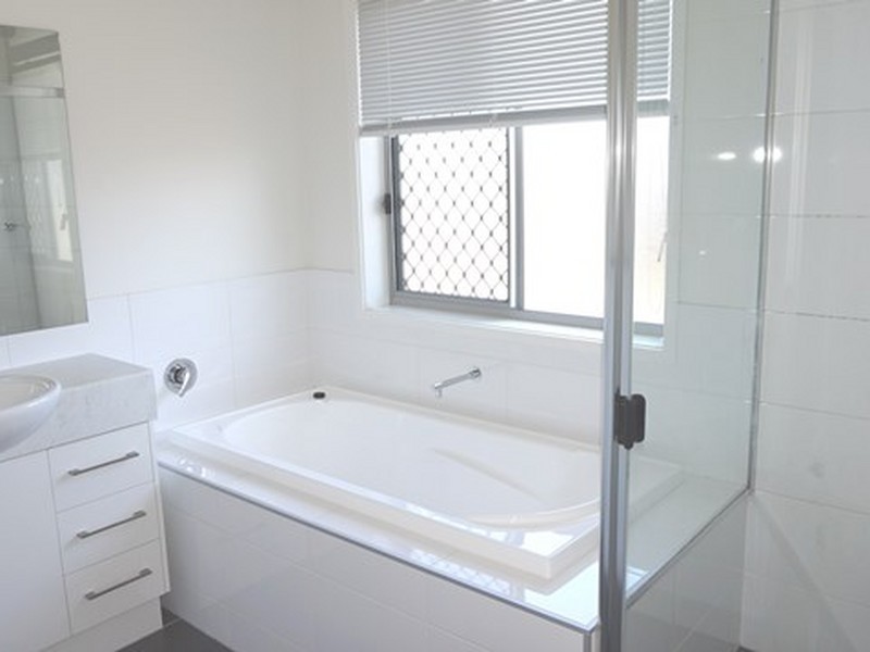2 Wabby Street, Boyne Island QLD 4680