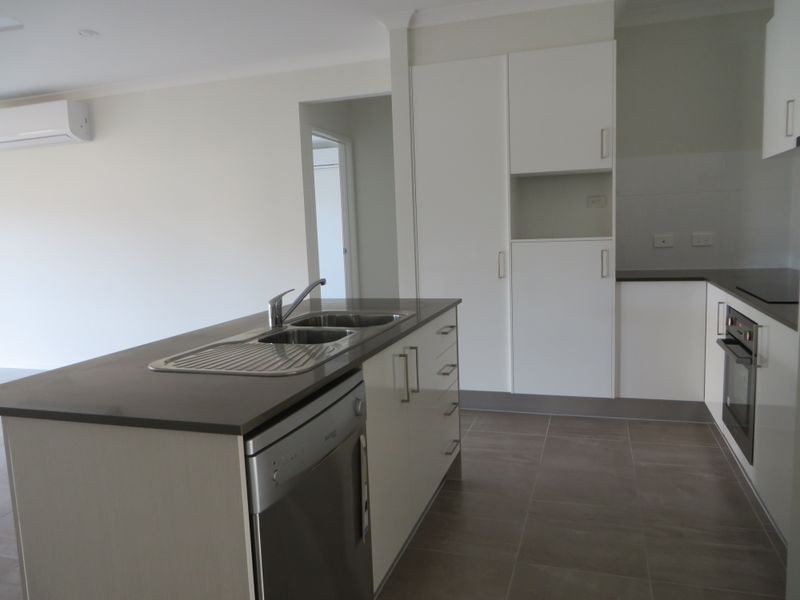 27 CLOVER CRESCENT, Boyne Island QLD 4680