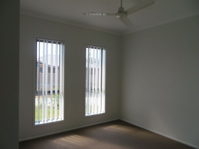 27 CLOVER CRESCENT, Boyne Island QLD 4680