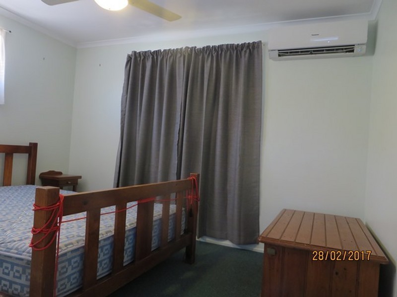25 EDWARD STREET, Boyne Island QLD 4680