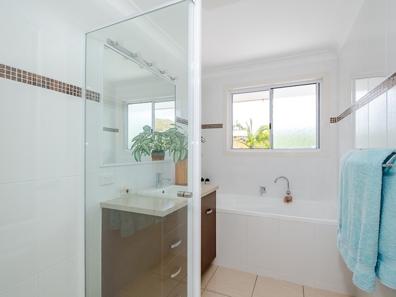 23 Lighthouse Drive, Boyne Island QLD 4680