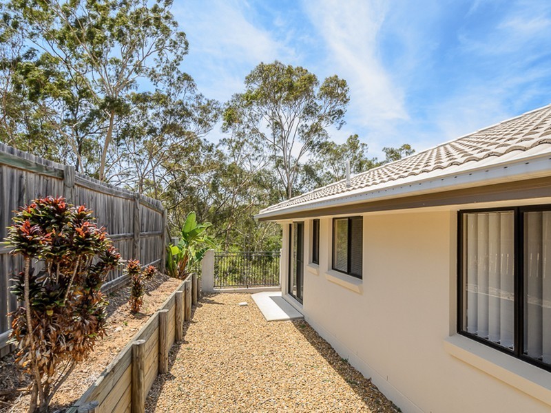 2 Bessie Court, Boyne Island QLD 4680