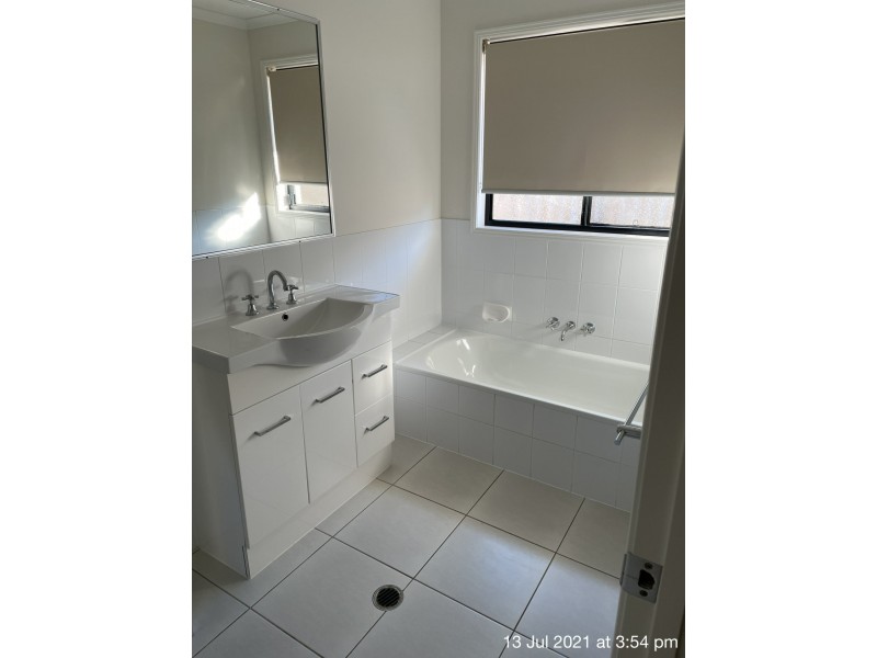 17 SURITA COURT, Boyne Island QLD 4680
