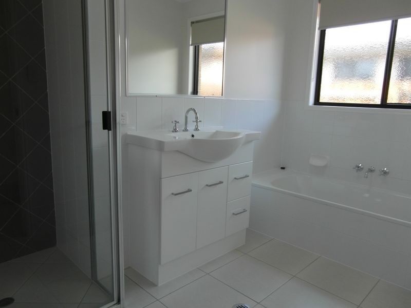 17 SURITA COURT, Boyne Island QLD 4680