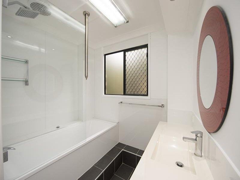 11 SALGADO STREET, Boyne Island QLD 4680