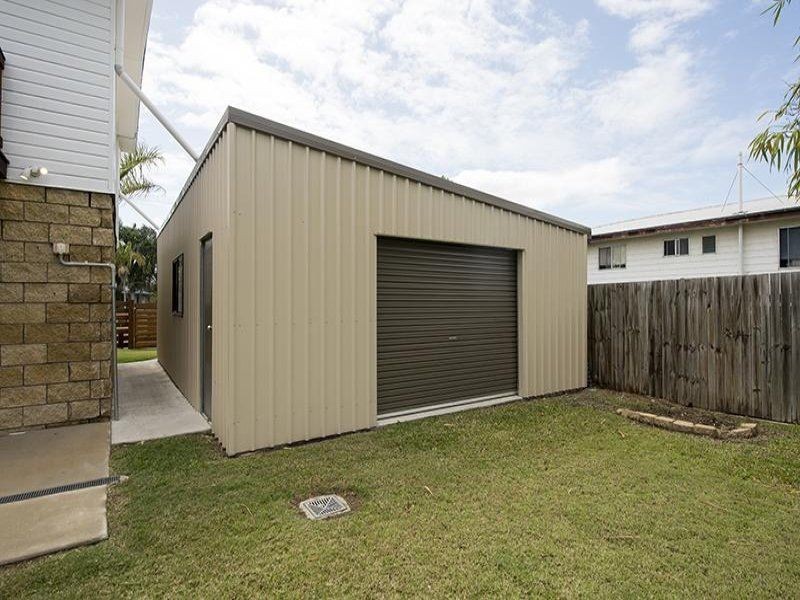 11 SALGADO STREET, Boyne Island QLD 4680