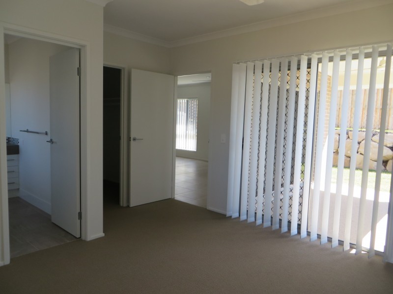 24 CLOVER CRESCENT, Boyne Island QLD 4680
