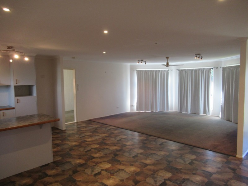 1 BELAH COURT, Boyne Island QLD 4680