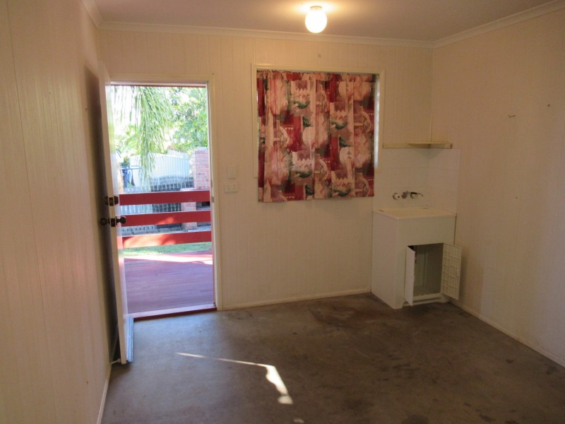 1 BELAH COURT, Boyne Island QLD 4680
