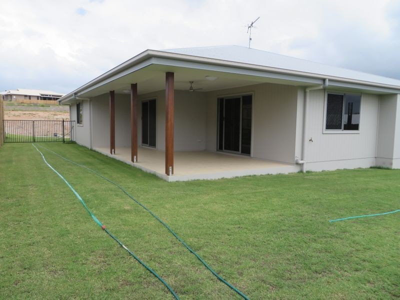 15 STELLA STREET, Boyne Island QLD 4680