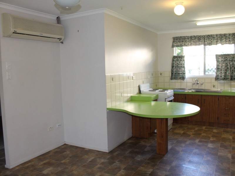 8 Hayes Avenue, Boyne Island QLD 4680