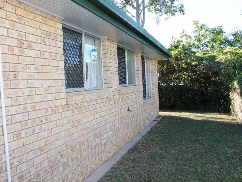 8 Hayes Avenue, Boyne Island QLD 4680