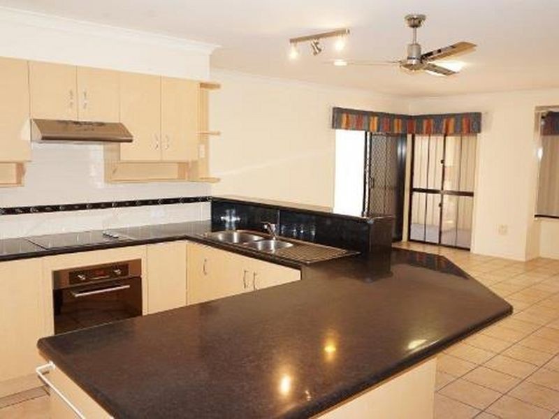 82 HAMPTON DRIVE, Tannum Sands QLD 4680