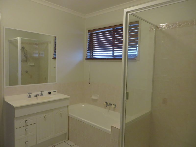 4 KIRRANG PLACE, Boyne Island QLD 4680