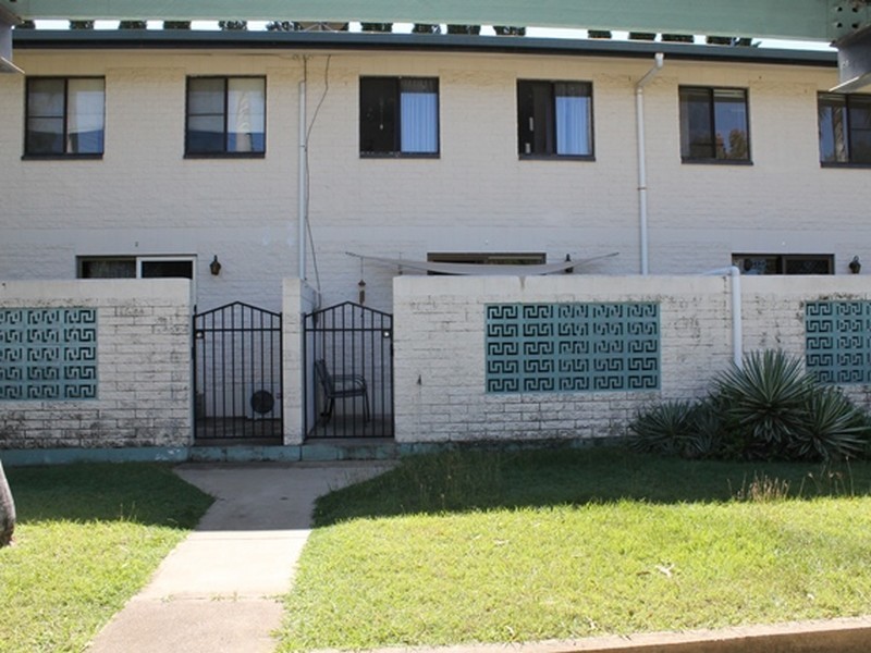 3/4 Wyndham Avenue, Boyne Island QLD 4680