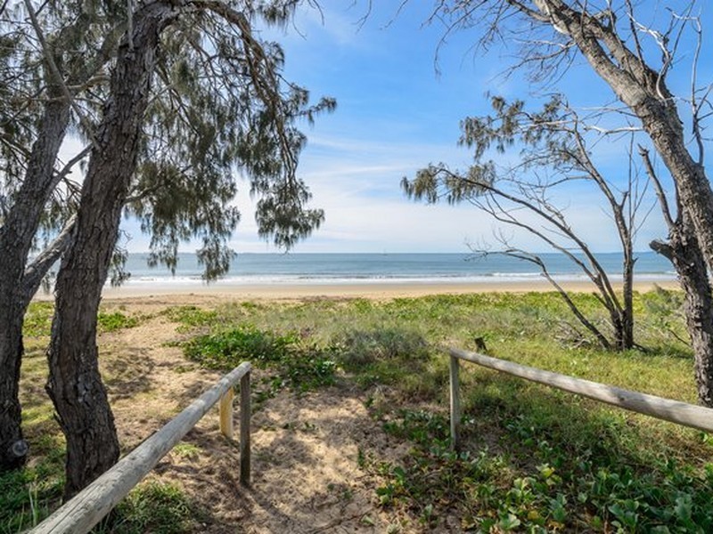 25 The Oaks Road, Tannum Sands QLD 4680