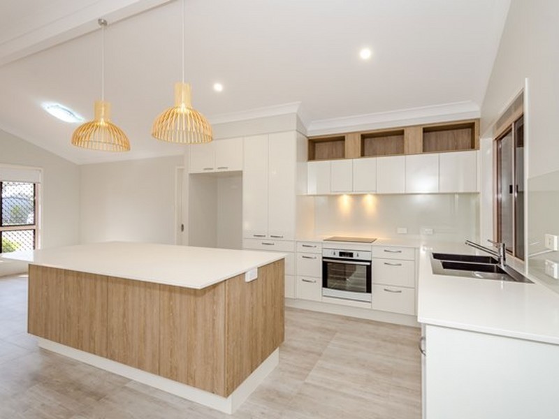 25 The Oaks Road, Tannum Sands QLD 4680