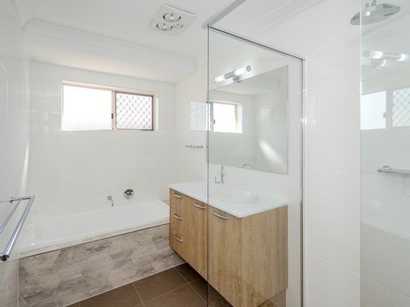 25 The Oaks Road, Tannum Sands QLD 4680