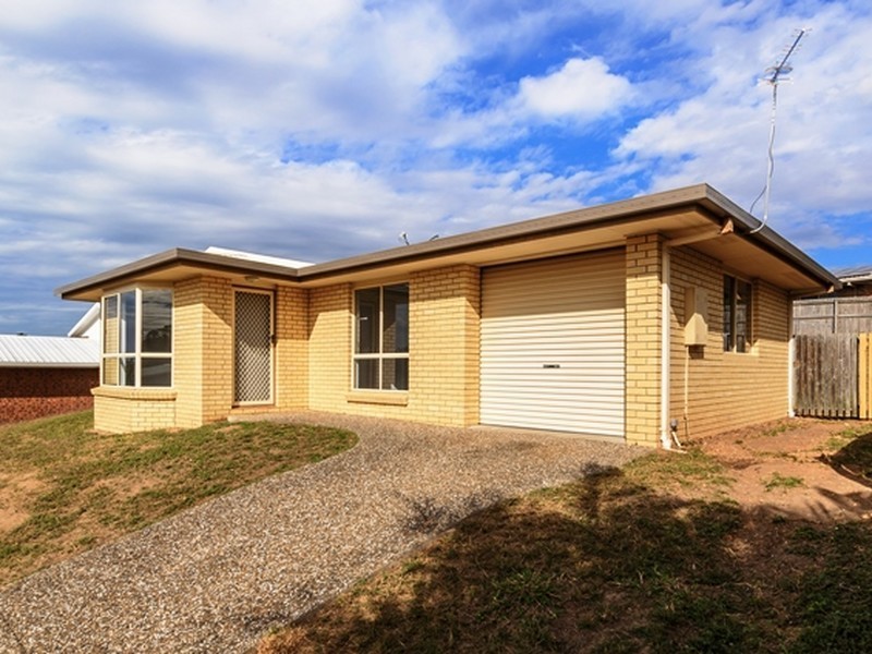9 Lomandra Street, Boyne Island QLD 4680