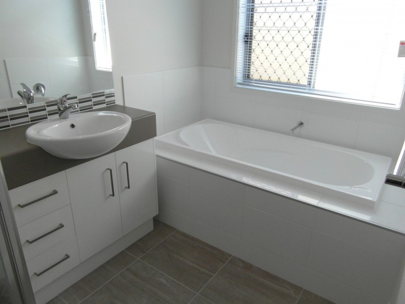 22 BRUSHTAIL COURT, Boyne Island QLD 4680