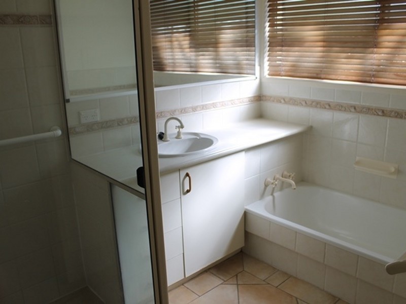 8 Langdon Street, Tannum Sands QLD 4680