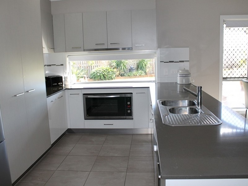 3 Kurwongbah Street, Boyne Island QLD 4680