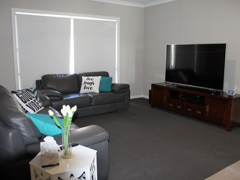 3 Kurwongbah Street, Boyne Island QLD 4680