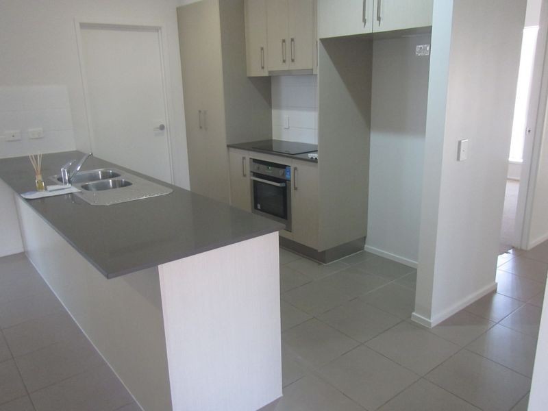 21 CLOVER CRESCENT, Boyne Island QLD 4680