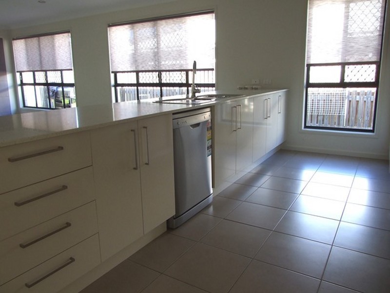 16 Tulipwood Circuit, Boyne Island QLD 4680