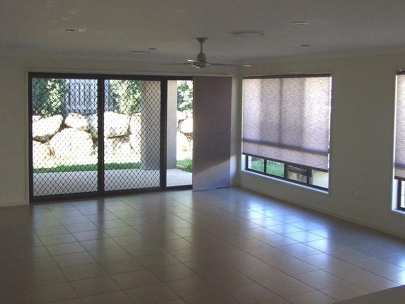 16 Tulipwood Circuit, Boyne Island QLD 4680