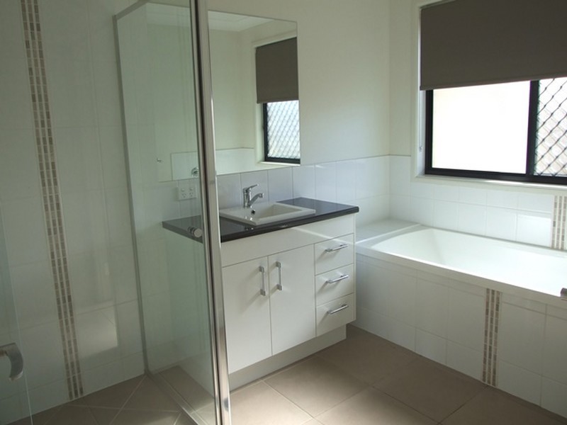 16 Tulipwood Circuit, Boyne Island QLD 4680